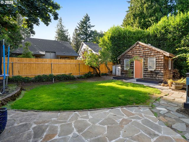 7221 Sw BRIER Pl, Portland, OR 97219