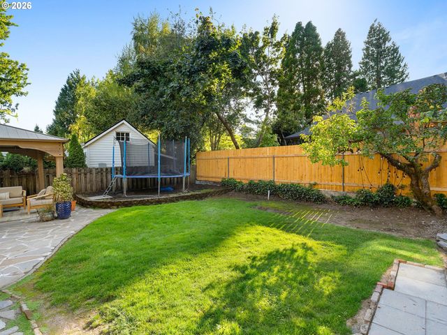 7221 Sw BRIER Pl, Portland, OR 97219