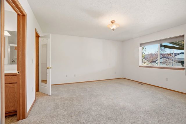 1703 E Grassland Ct, Spokane, WA 99217