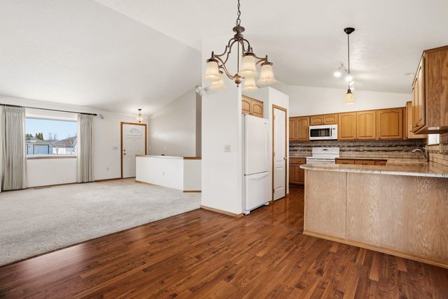 1703 E Grassland Ct, Spokane, WA 99217