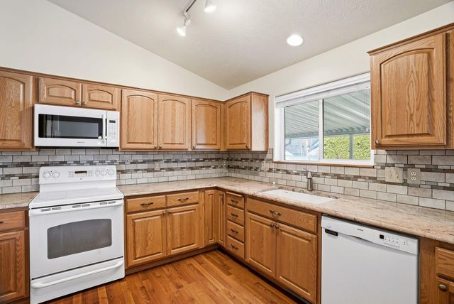 1703 E Grassland Ct, Spokane, WA 99217