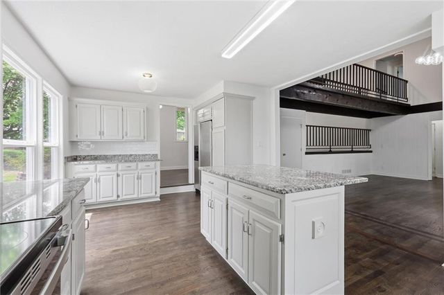 12815 CHERRY Street, Kansas City, MO 64145