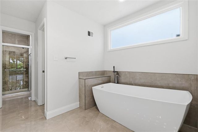 12815 CHERRY Street, Kansas City, MO 64145