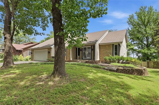 12815 CHERRY Street, Kansas City, MO 64145