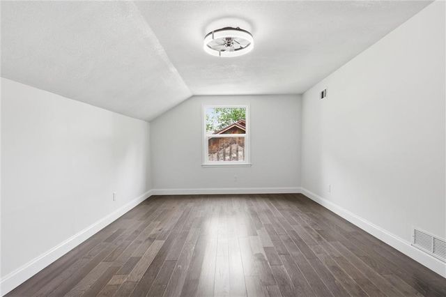12815 CHERRY Street, Kansas City, MO 64145