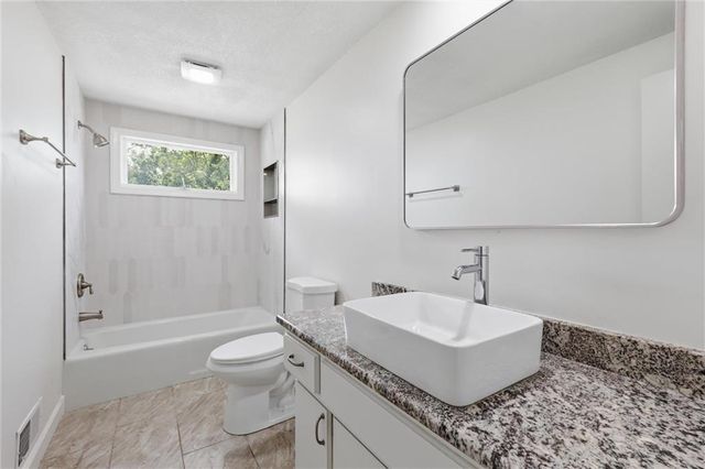 12815 CHERRY Street, Kansas City, MO 64145