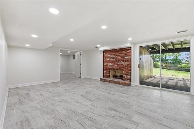 12815 CHERRY Street, Kansas City, MO 64145