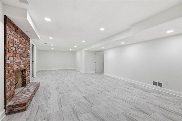 12815 CHERRY Street, Kansas City, MO 64145