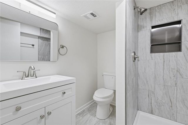 12815 CHERRY Street, Kansas City, MO 64145