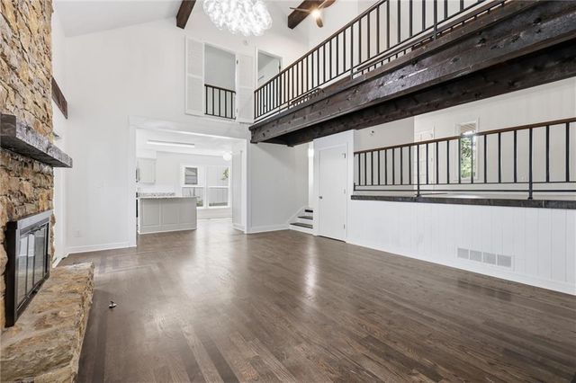 12815 CHERRY Street, Kansas City, MO 64145