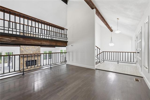 12815 CHERRY Street, Kansas City, MO 64145