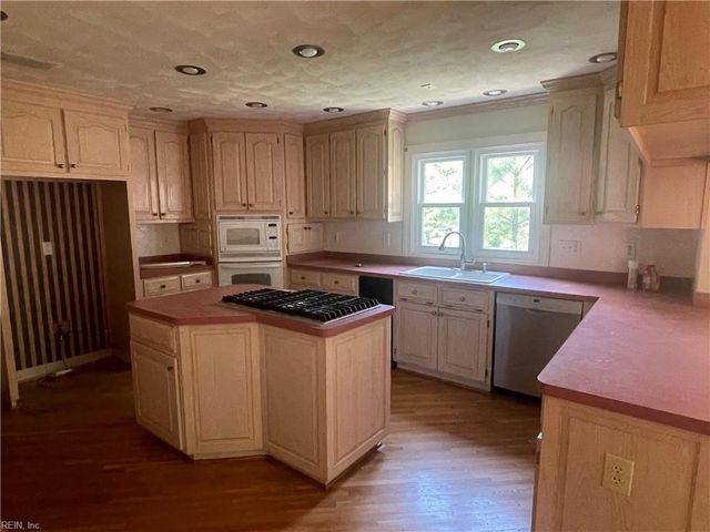 804 River Strand, Chesapeake, VA 23320