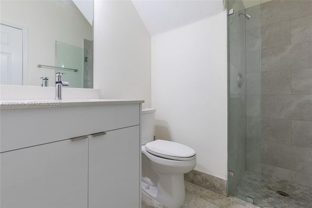 5622 NW 112th Ct, Doral, FL 33178