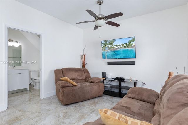 5622 NW 112th Ct, Doral, FL 33178