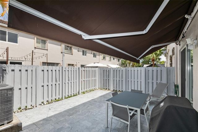 5622 NW 112th Ct, Doral, FL 33178