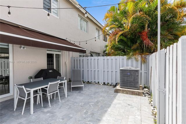 5622 NW 112th Ct, Doral, FL 33178