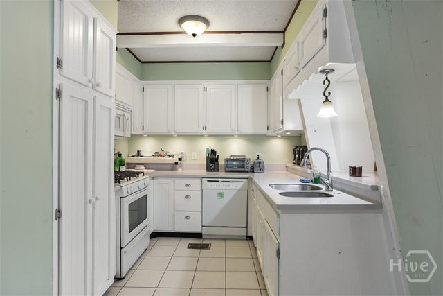 24 Crisp Street, Savannah, GA 31410