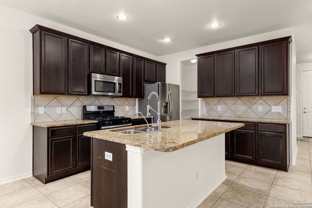 17811 CAMINO GRANDE, San Antonio, TX 78257