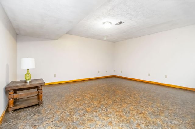 67 Delbar Lane, Lancaster, KY 40444