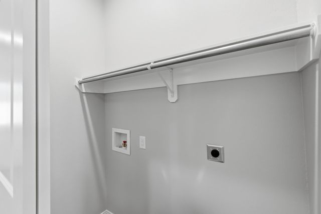 2656 Hendricks St, Gladewater, TX 75647