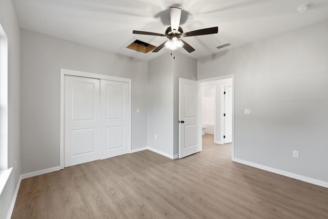 2656 Hendricks St, Gladewater, TX 75647