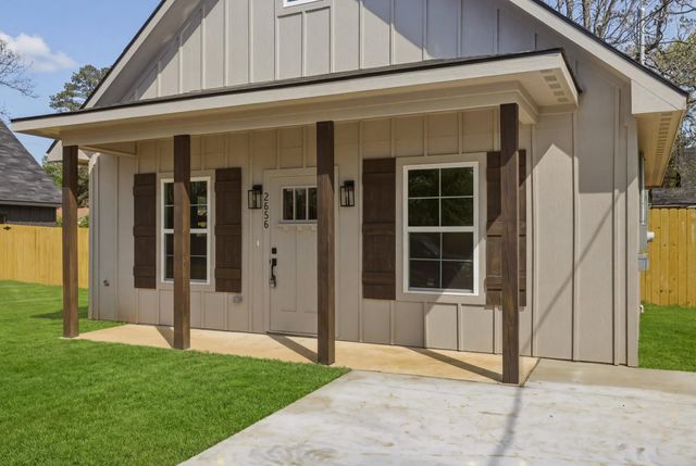 2656 Hendricks St, Gladewater, TX 75647