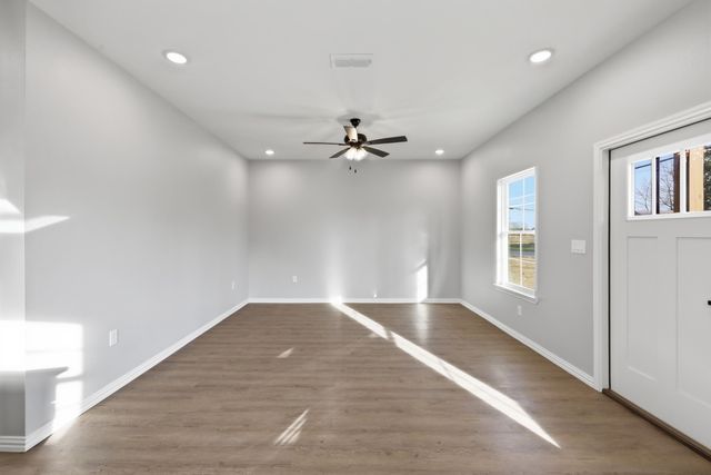 2656 Hendricks St, Gladewater, TX 75647