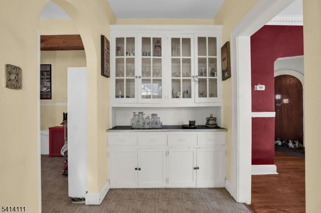 38 Hillside Ave, Newton Town, NJ 07860