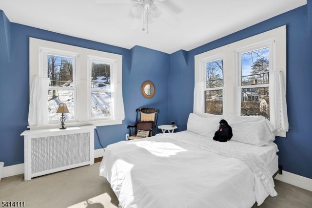 38 Hillside Ave, Newton Town, NJ 07860