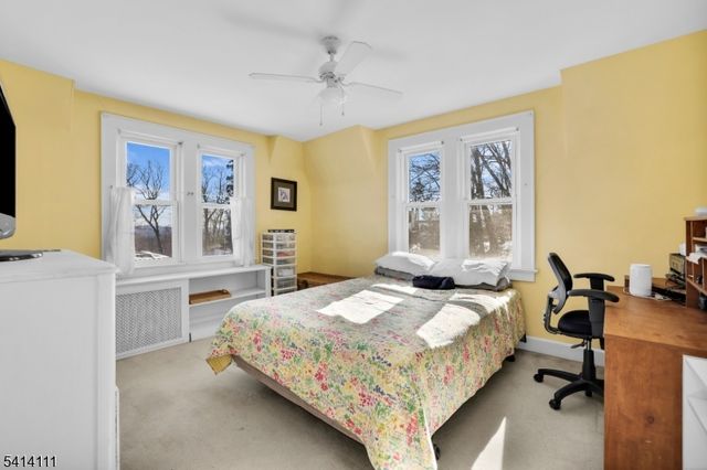 38 Hillside Ave, Newton Town, NJ 07860