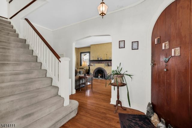 38 Hillside Ave, Newton Town, NJ 07860