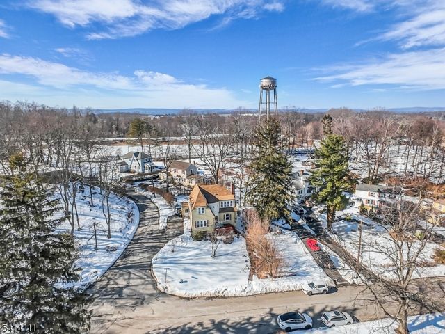 38 Hillside Ave, Newton Town, NJ 07860