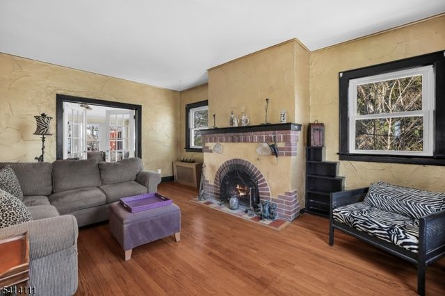 38 Hillside Ave, Newton Town, NJ 07860