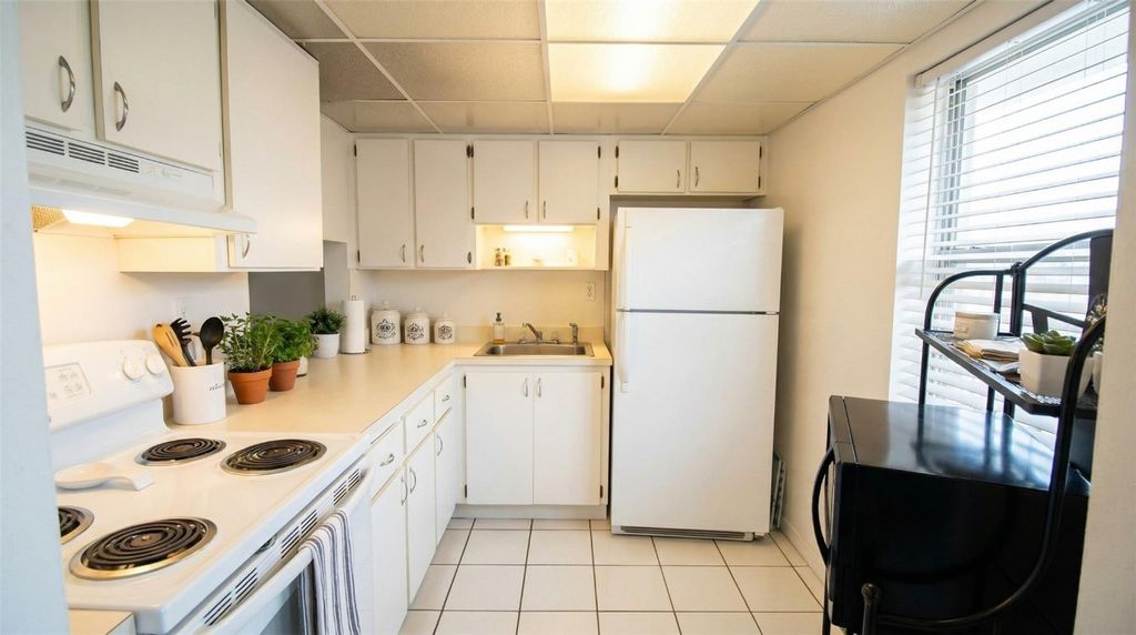 505 NW 177th Street 210, Miami, FL 33169