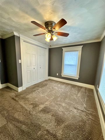 318 NW 52nd Avenue, Des Moines, IA 50313