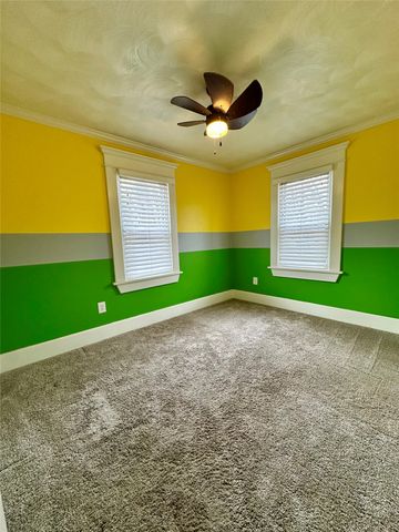 318 NW 52nd Avenue, Des Moines, IA 50313