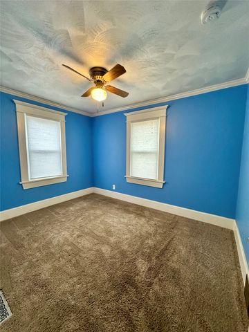 318 NW 52nd Avenue, Des Moines, IA 50313