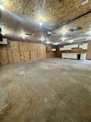 318 NW 52nd Avenue, Des Moines, IA 50313