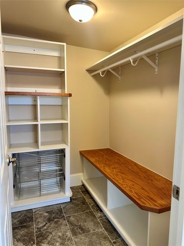 318 NW 52nd Avenue, Des Moines, IA 50313