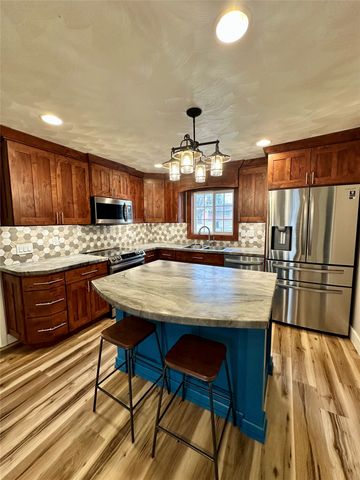 318 NW 52nd Avenue, Des Moines, IA 50313