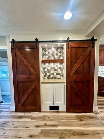 318 NW 52nd Avenue, Des Moines, IA 50313