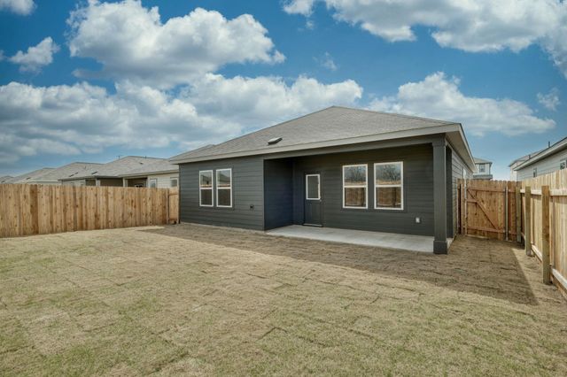 332 Sieders ST, Taylor, TX 76574