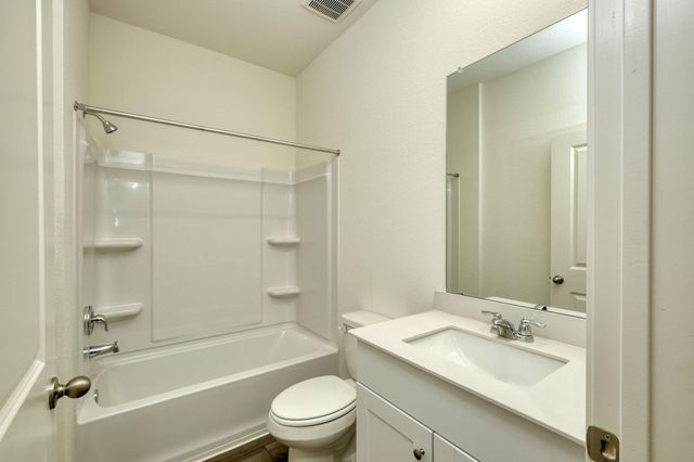 332 Sieders ST, Taylor, TX 76574