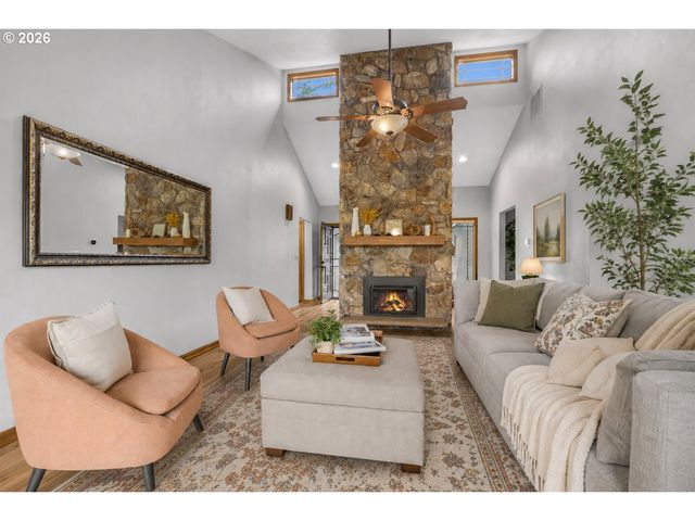 12684 Se REGENCY VIEW St, Happy Valley, OR 97086