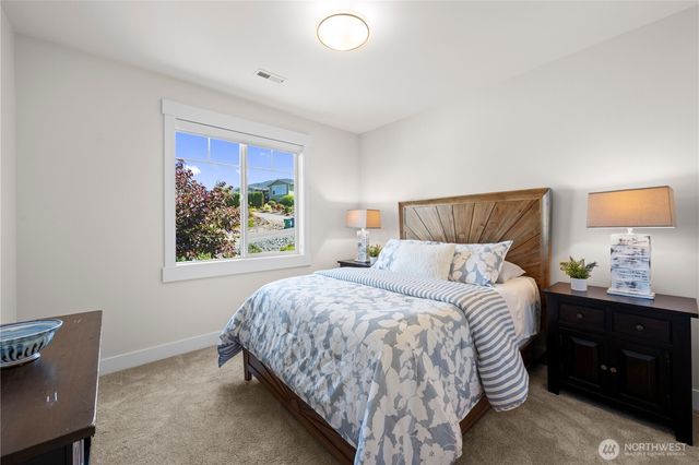 24050 Dolphin Lane, Mount Vernon, WA 98274