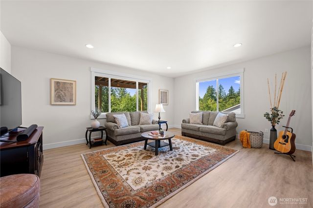 24050 Dolphin Lane, Mount Vernon, WA 98274