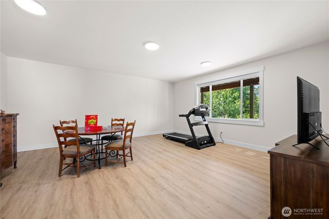 24050 Dolphin Lane, Mount Vernon, WA 98274