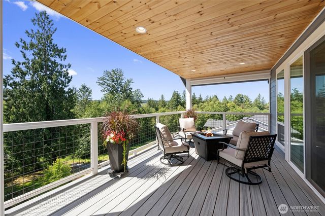 24050 Dolphin Lane, Mount Vernon, WA 98274