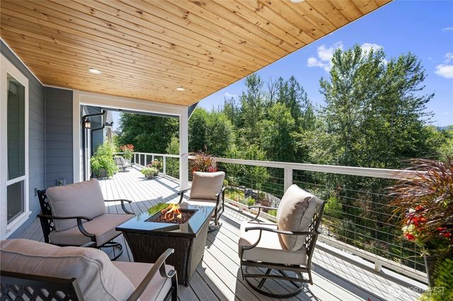 24050 Dolphin Lane, Mount Vernon, WA 98274