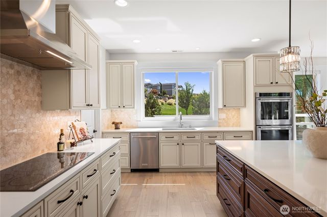 24050 Dolphin Lane, Mount Vernon, WA 98274